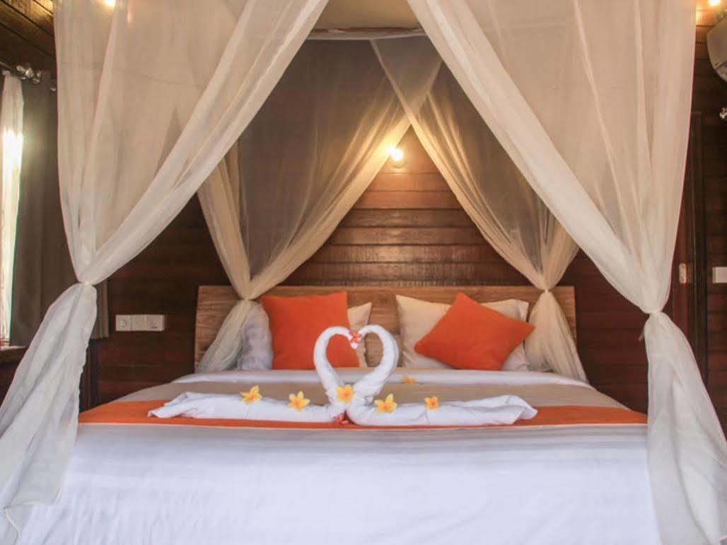 Dinatah Lembongan Villas Экстерьер фото